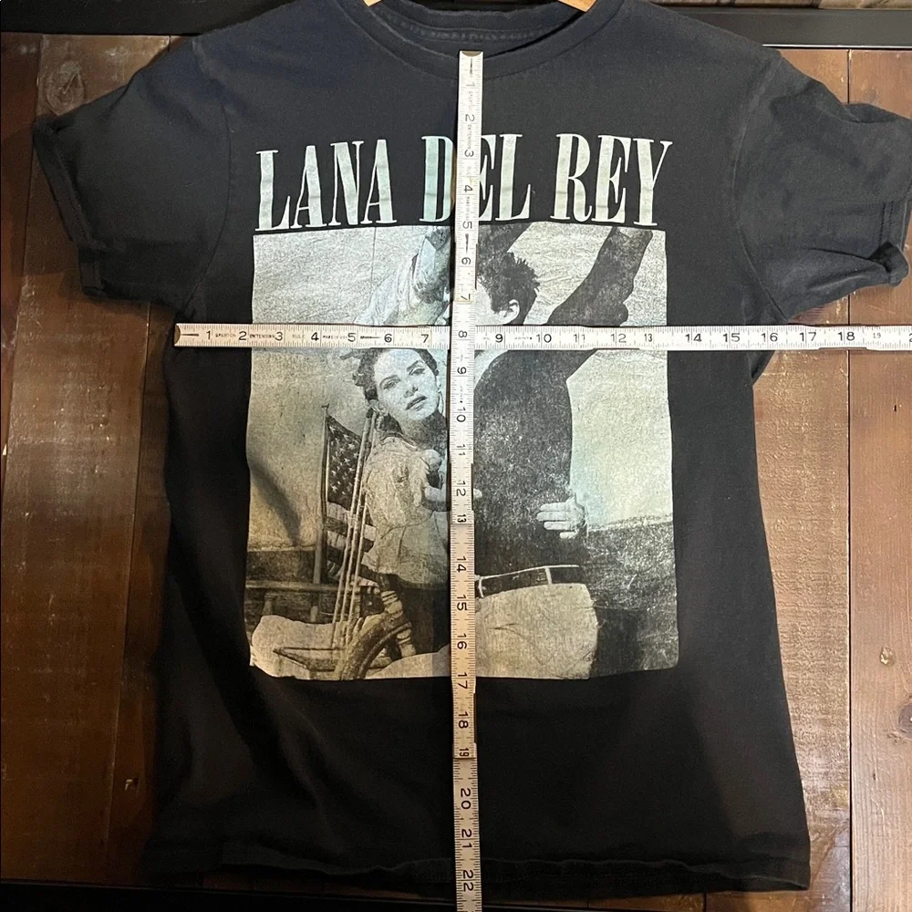 Well Worn Lana Del Rey Black Graphic T-Shirt - Picture 6 of 6